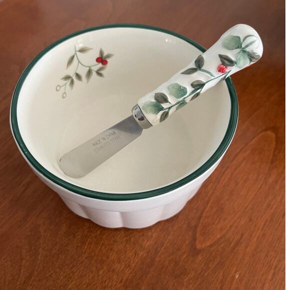 Pfaltzgraff NEW Sculpted Stoneware Winterberry Dip Mix Bowl Set and Spreader - Picture 6 of 10